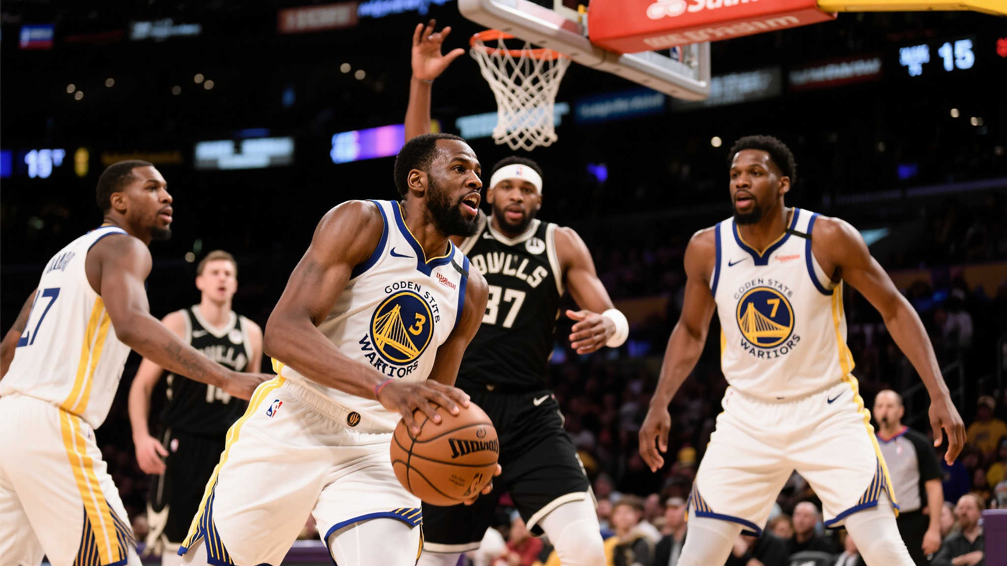 蒋圣龙则在 蒋圣龙则在